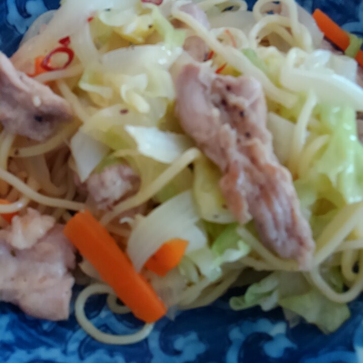 せせり 焼きそば ナンプラー風味